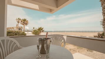 Chambre Quadruple Familiale | Coin séjour