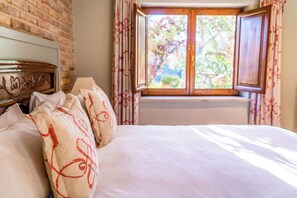 Suite, Garden View | Free WiFi, bed sheets - La Torre del Visco (Fuentespalda)