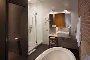 Deluxe Apartment | Bathroom - Hotel Gault (Montreal)