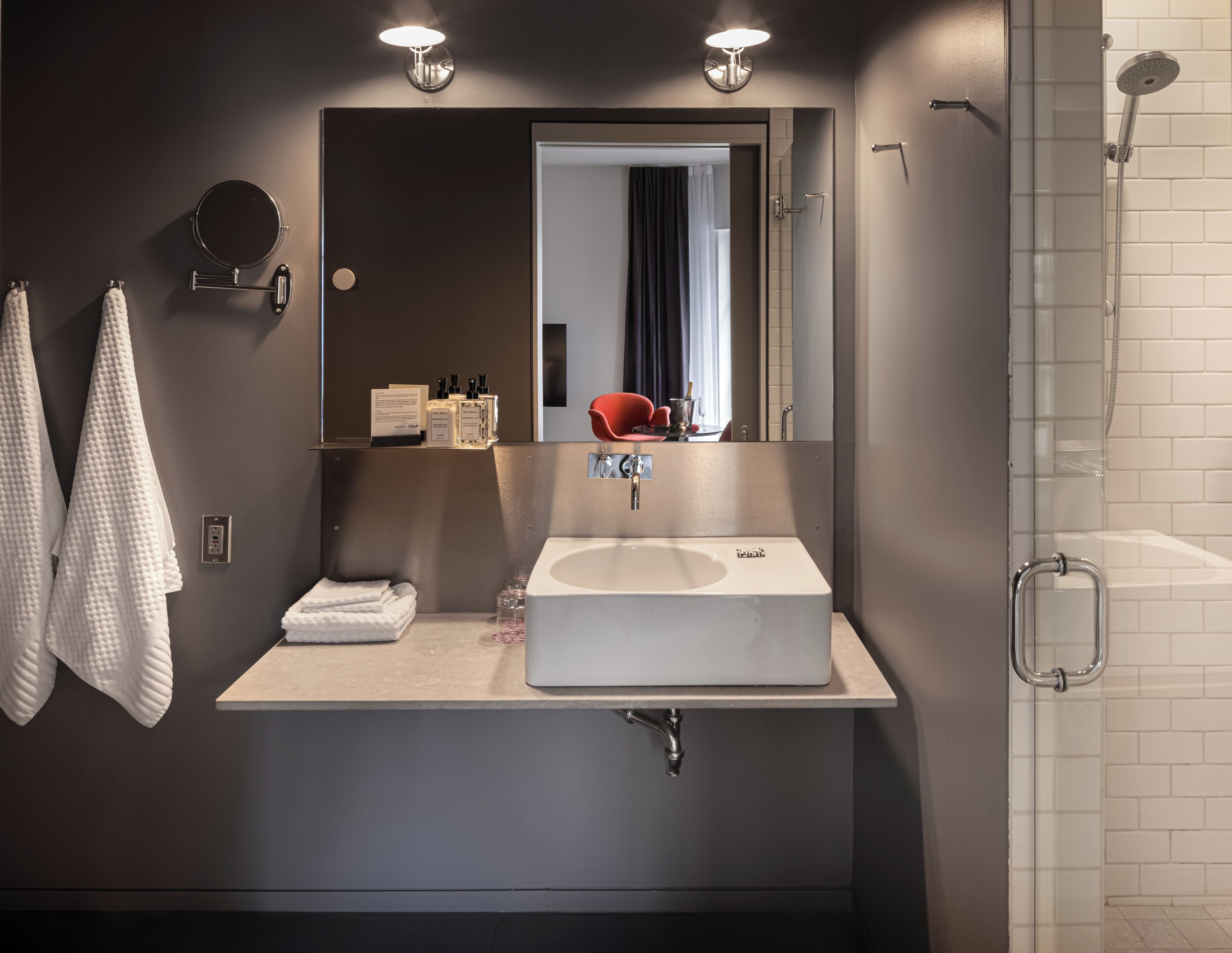 Suite, Corner | Bathroom | Hair dryer, bathrobes, towels