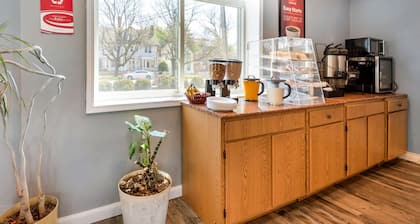 Econo Lodge Cortland Downtown