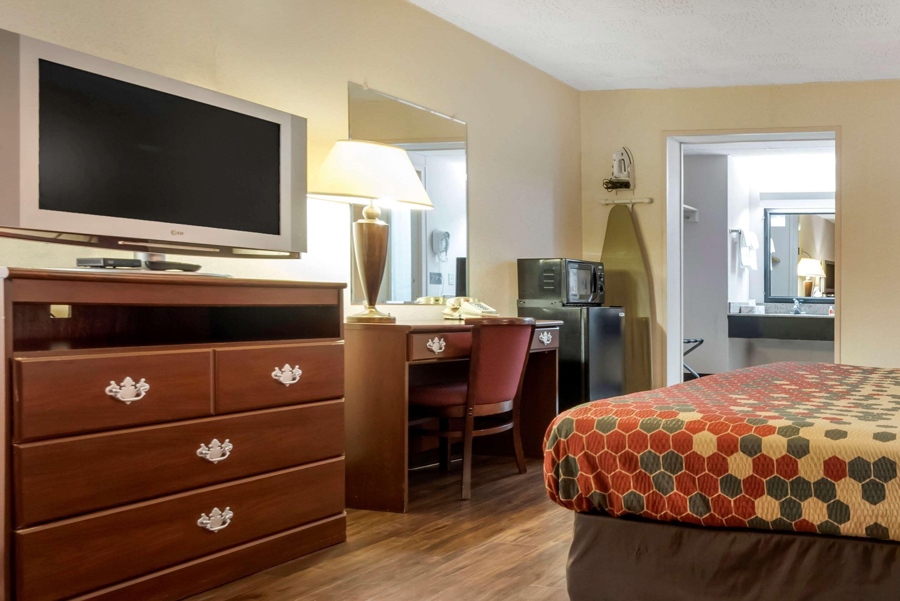 Photo - Econo Lodge Cortland Downtown