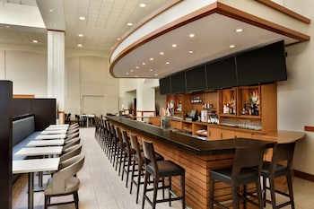 Bar (on property) at Embassy Suites Boston Logan Airport