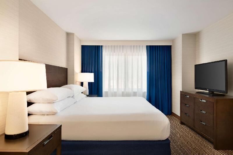 1 bedroom, in-room safe, desk, blackout curtains