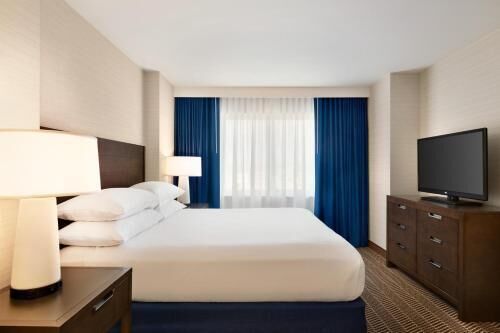 1 bedroom, in-room safe, desk, blackout curtains
