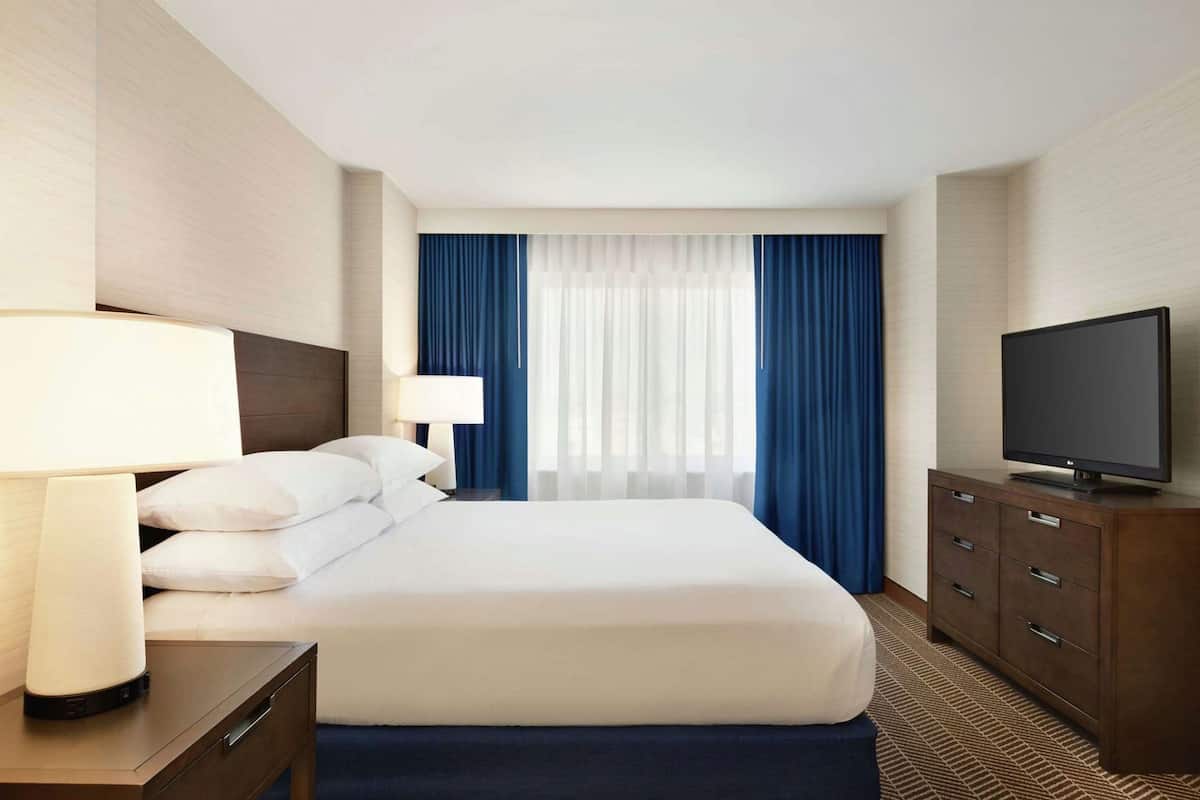 1 bedroom, in-room safe, desk, blackout curtains