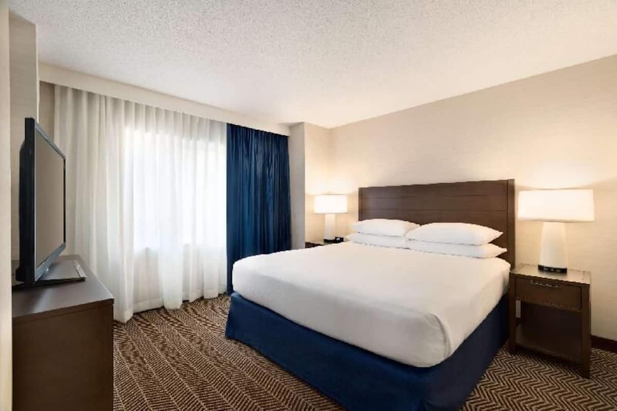 1 bedroom, in-room safe, desk, blackout curtains