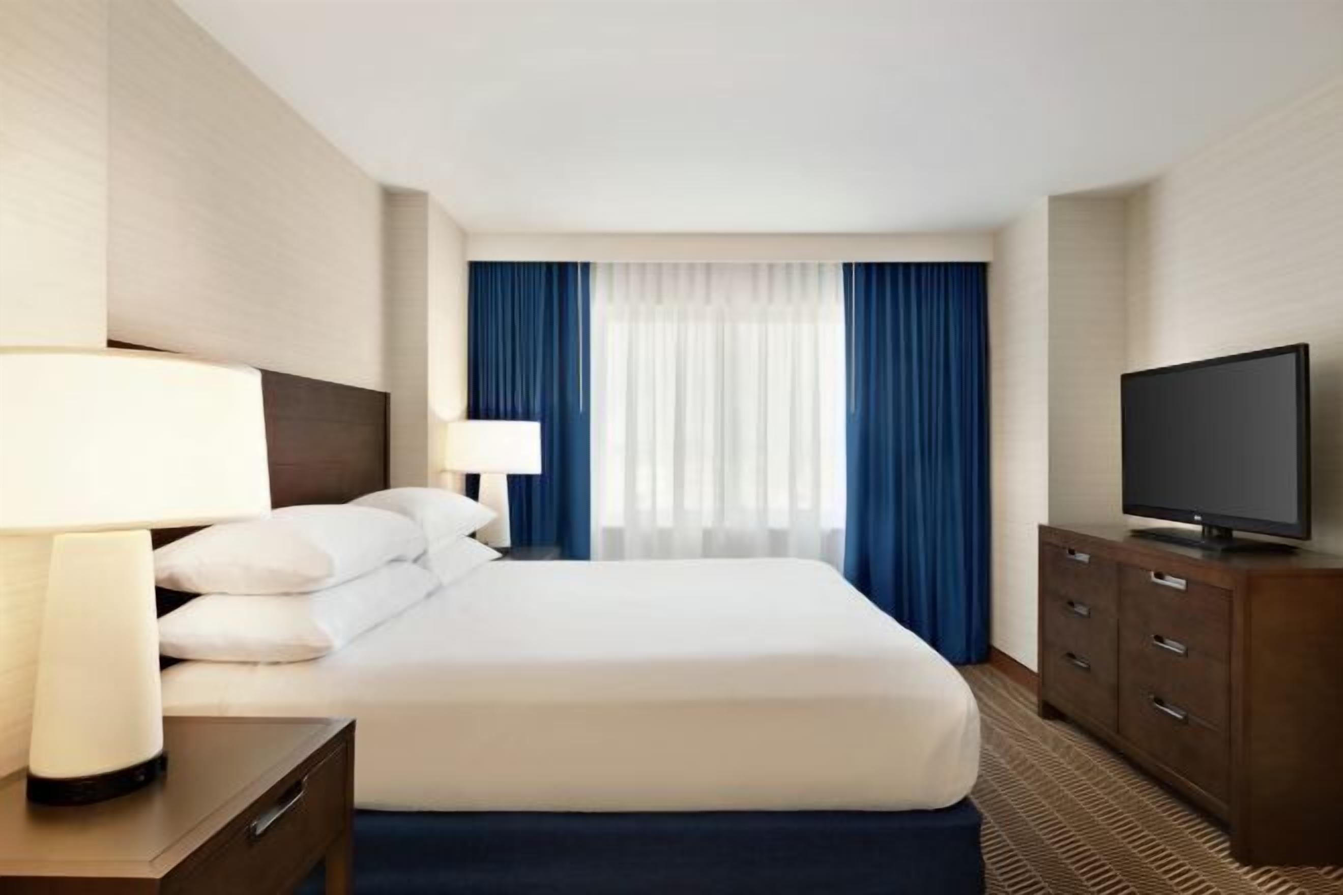 1 bedroom, in-room safe, desk, blackout drapes