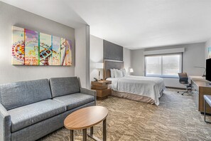 Suite, 1 très grand lit, non-fumeurs, réfrigérateur et four à micro-ondes (with Sofabed) | Bureau, espace de travail pour ordinateur portable