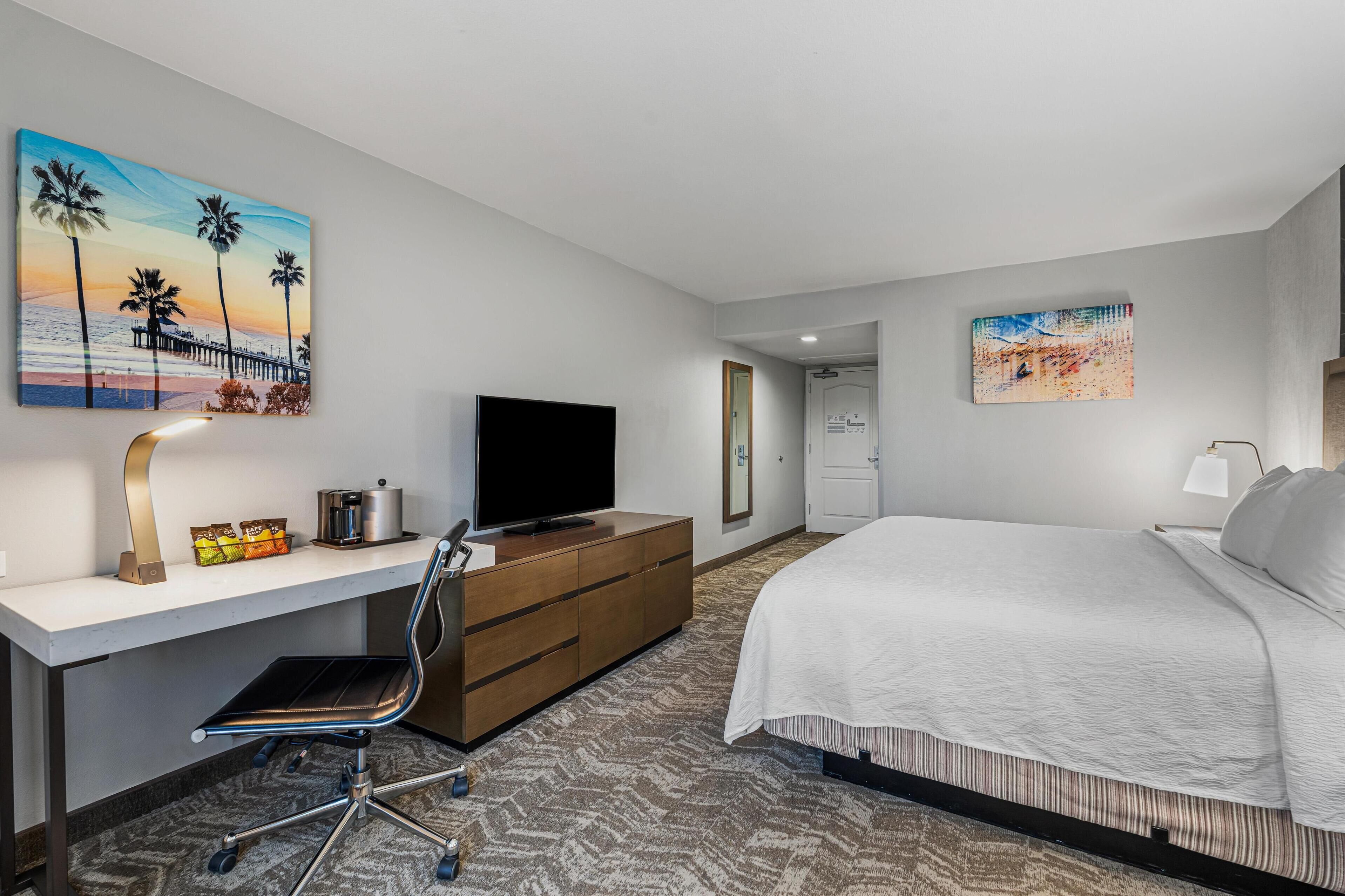 standard room, 1 king bed, non smoking, refrigerator & microwave | 1 bedroom, desk, laptop workspace, iron/ironing board