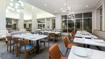 Breakfast and dinner served