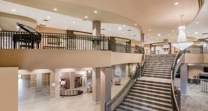 Holiday Inn Lafayette-City Centre by IHG