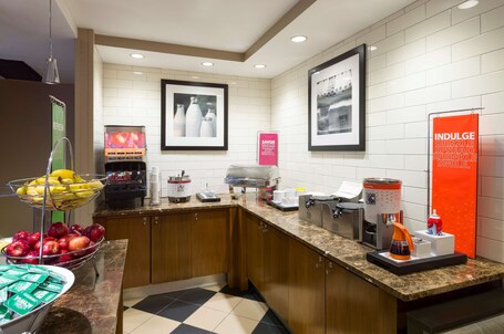 Hampton Inn Manhattan Chelsea - Image 25