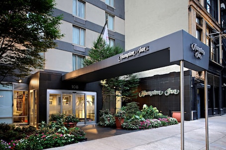 Esterni. Hampton Inn Manhattan-Chelsea