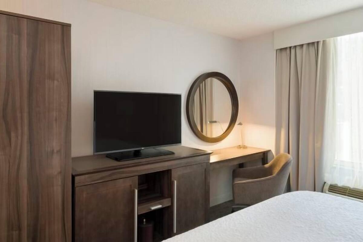 In-room safe, desk, laptop workspace, blackout curtains