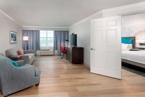 Suite (2 Queen Beds & 1 Sofa Bed) | Hypo-allergenic bedding, desk, blackout drapes, iron/ironing board