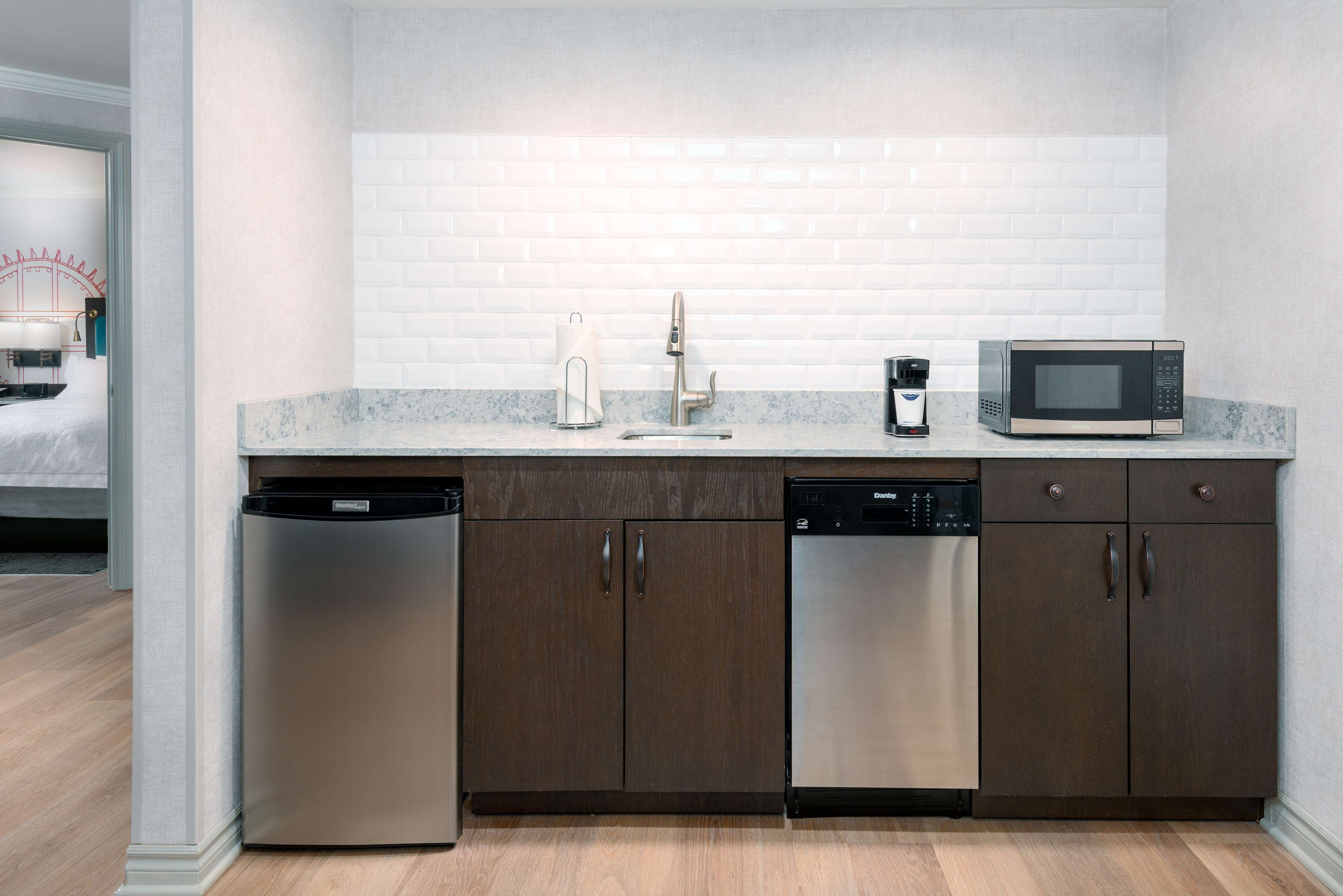 fridge, microwave, coffee/tea maker