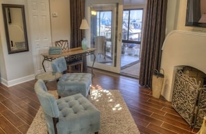 Presidential-Suite (Waterfront) | Wohnbereich | Flachbildfernseher