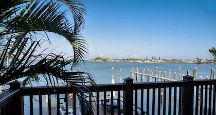 Pasa Tiempo Private Waterfront Resort - Adults Only