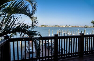 Pasa Tiempo Private Waterfront Resort - Adults Only
