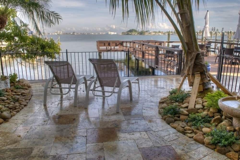 Pasa Tiempo Private Waterfront Resort - Adults Only