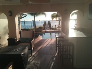 View from room - Pasa Tiempo Private Waterfront Resort - Adults Only (St. Pete Beach)