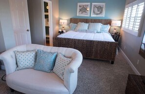 Egyptian cotton sheets, premium bedding, pillow-top beds - Pasa Tiempo Private Waterfront Resort - Adults Only (St. Pete Beach)