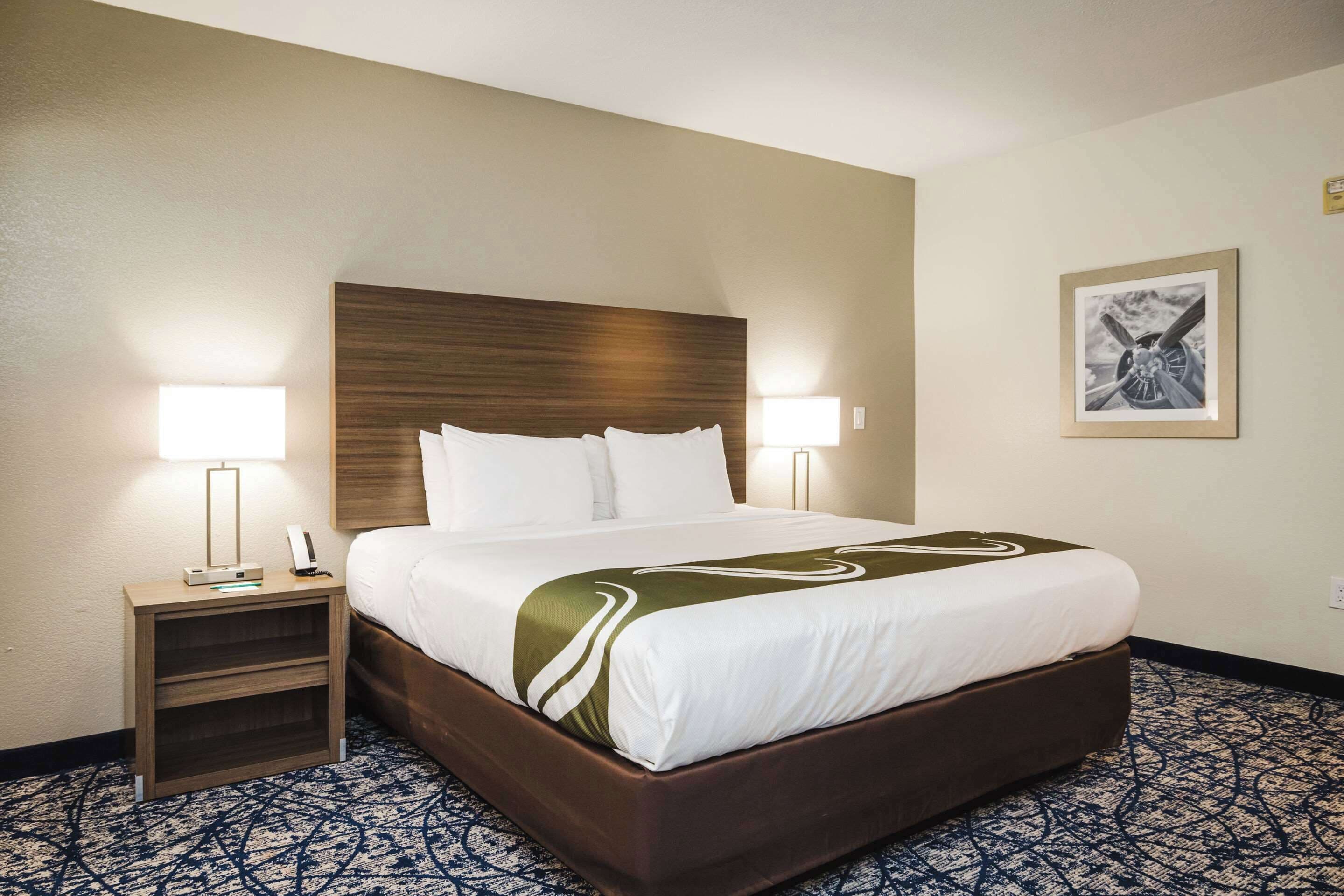 desk, laptop workspace, iron/ironing board, free wifi