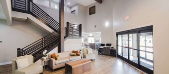 Quality Suites Houston Hobby Airport