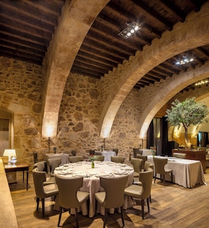 Breakfast, lunch, dinner served; Spanish cuisine, garden views