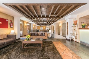 Check-in/check-out kiosk