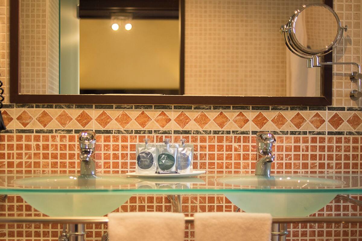 triple room (dreamer) | bathroom | hair dryer, bathrobes, slippers, towels