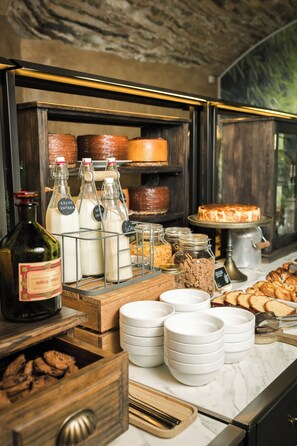 Desayuno buffet todos los días (con cargo) 