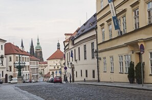 Exterior - Domus Henrici (Prague)
