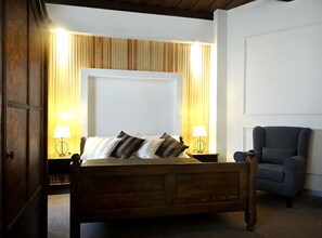 Kamar Double Superior, 1 Tempat Tidur Queen, kamar mandi pribadi | Minibar, brankas, meja kerja, dan Wi-Fi gratis