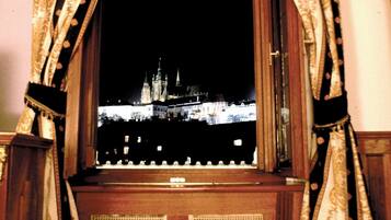 Deluxe-værelse (Castle View) | Minibar, pengeskab på værelset, individuelt design