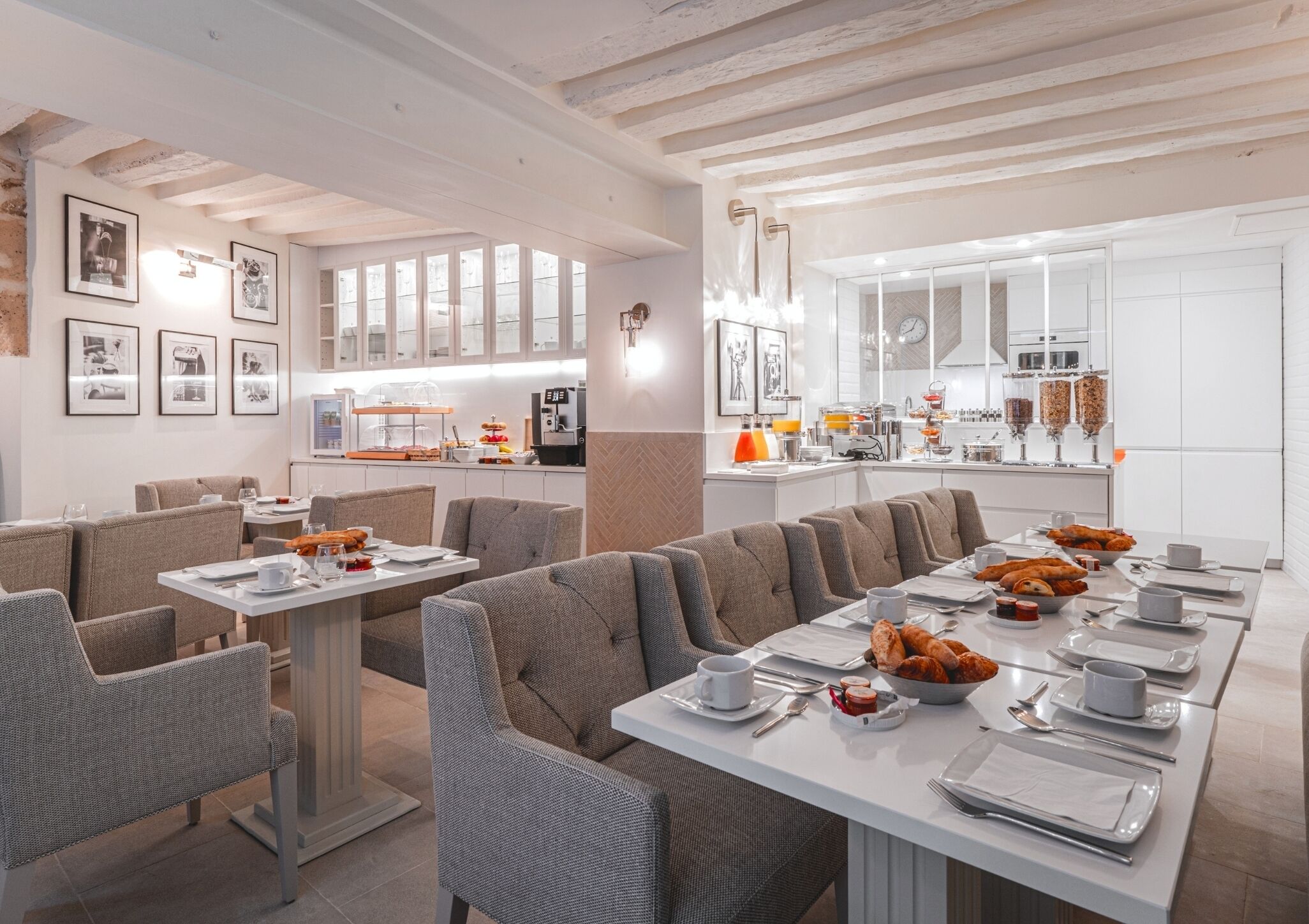 Tägliches Frühstücksbuffet gegen Gebühr