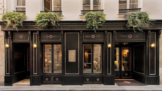 A black facade with ornate metal railings and a plaque reading 'Villa d'Estrees.' - Hôtel Villa d'Estrées - Saint-Germain (Paris)