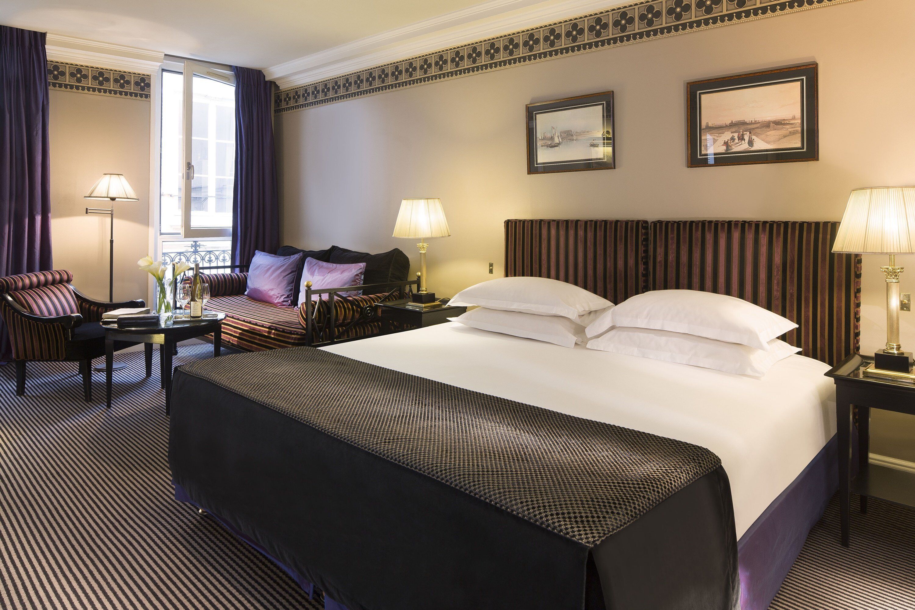 deluxe suite | minibar, in-room safe, individually furnished, blackout curtains