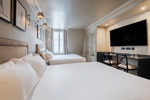 Minibar, in-room safe, blackout drapes, iron/ironing board (on request) - Hôtel Villa d'Estrées - Saint-Germain (Paris)