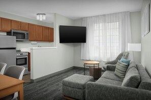 Suite, 2 habitaciones, para no fumadores | Ropa de cama de alta calidad y caja de seguridad en la habitación 