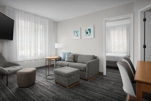 Premium bedding, in-room safe, desk, laptop workspace - Towneplace Suites Abq Airport (Albuquerque)