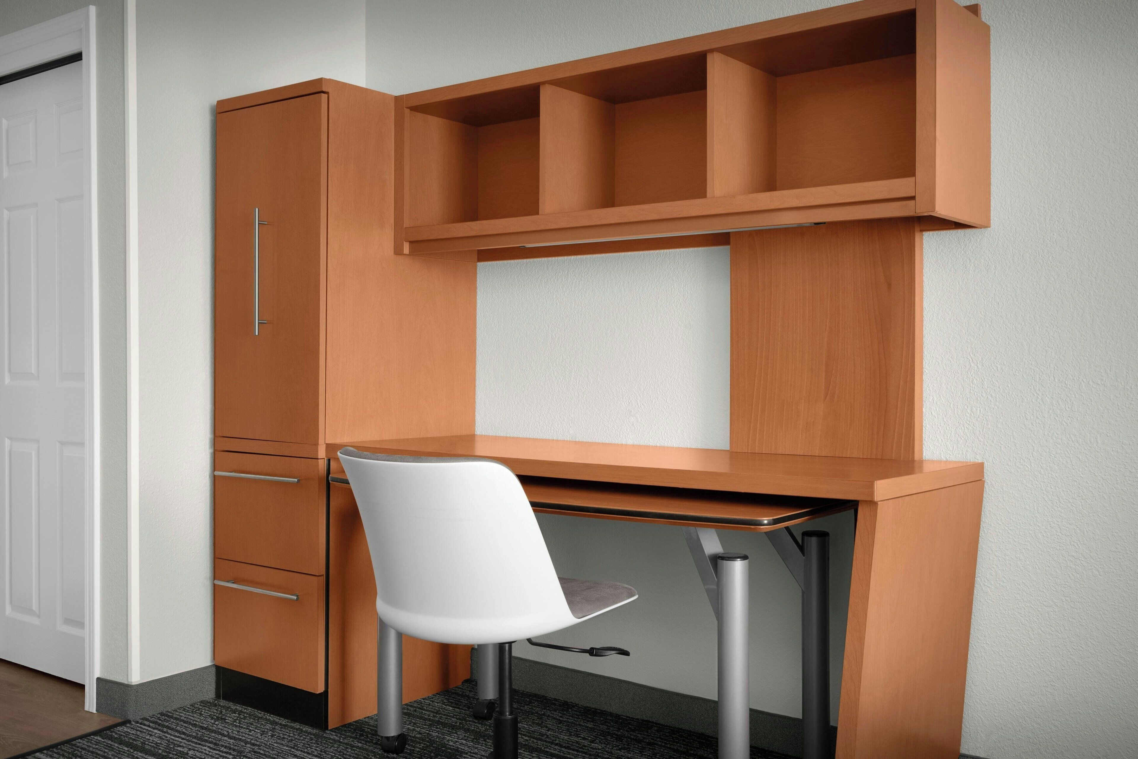 premium bedding, in-room safe, desk, laptop workspace