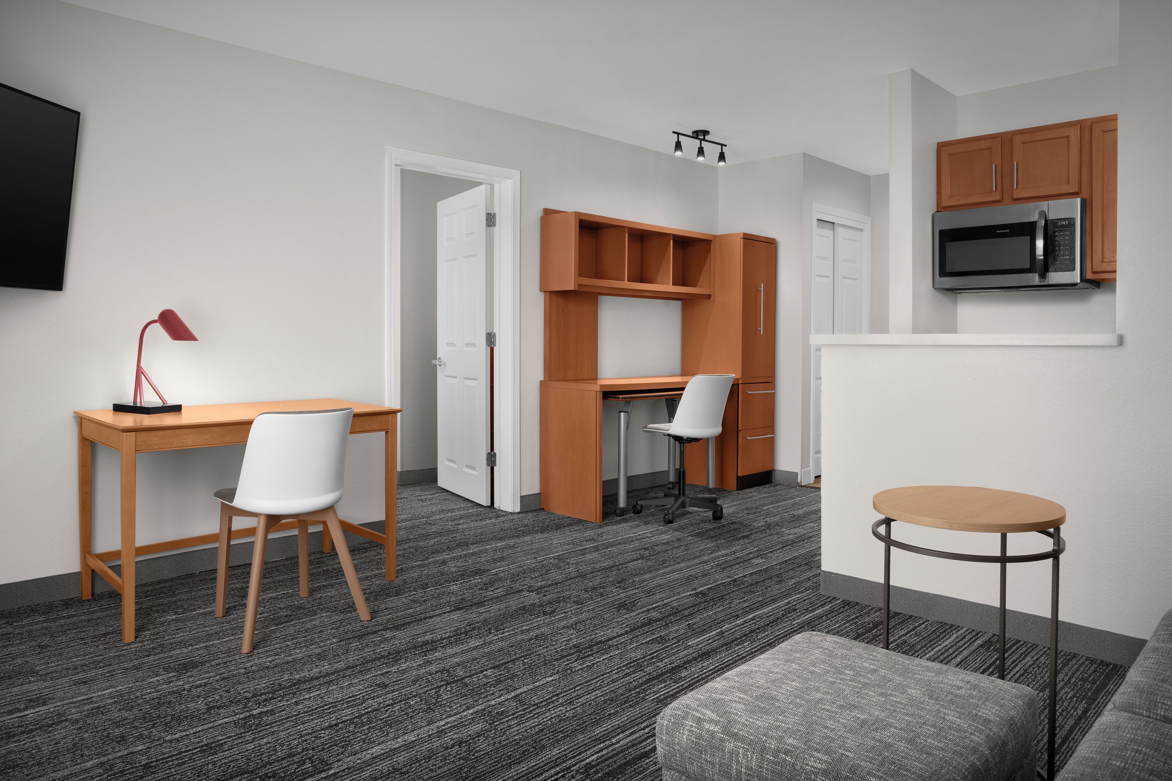 suite, 1 bedroom (hearing accessible) | premium bedding, in-room safe, desk, laptop workspace