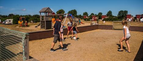 Children’s play area – outdoor