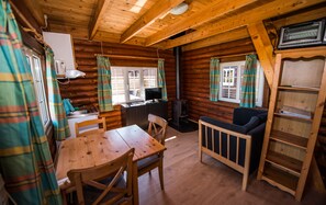 Round Timber Cabins | Living area