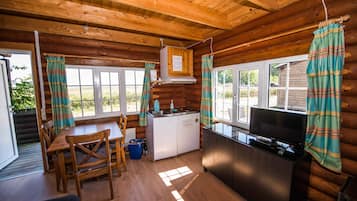 Cabana, 2 quartos, terraço, vista para o mar | Área de estar | TV