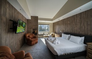 Condo, 5 Bedrooms, Mountainside | Hypo-allergenic bedding, in-room safe, individually decorated - Vail's Mountain Haus (Vail)
