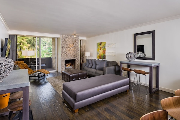 Condo, 1 King Bed with Sofa bed, Valley View | Hypo-allergenic bedding, in-room safe, individually decorated