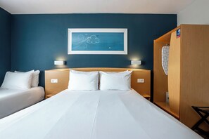 Bureau, espace de travail pour ordinateur portable, Wi-Fi gratuit